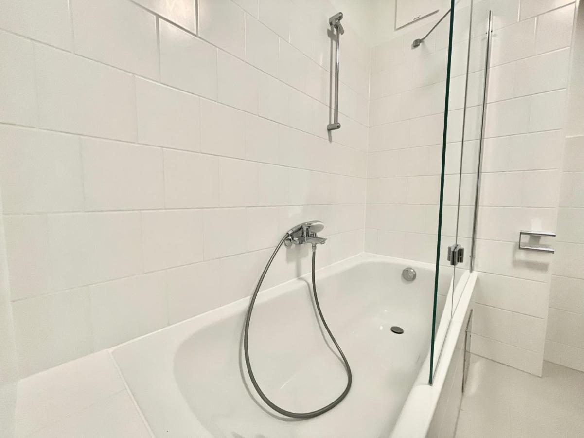 Apartament Bright Modern Flat With Balcony Wiedeń Zewnętrze zdjęcie